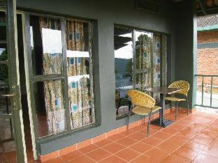 Nyungwe Top View Hill Hotel Gisenyi Bilik gambar